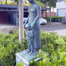 Schützende Mutter
