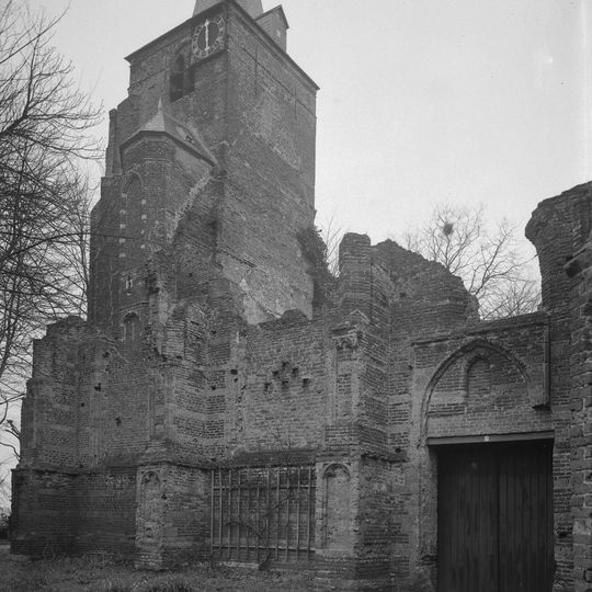 Toren van deze Hervormde ruinekerk