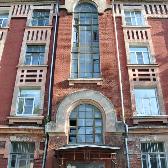 Жилой дом для служащих