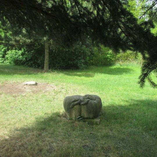 Plastika v areálu nemocnice Plzeň - Lochotín IV