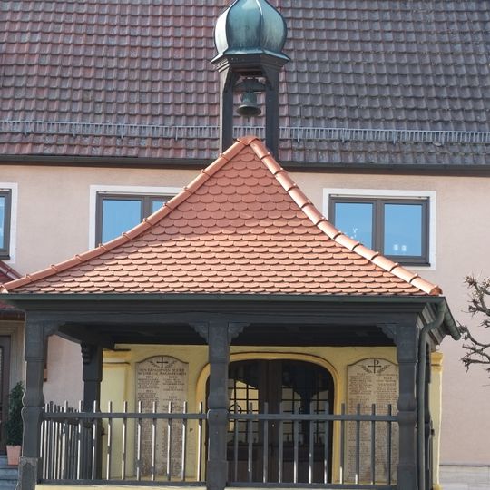 Ehemalige katholische Kapelle, sogenannte Schmerzhafte Kapelle, jetzt Kriegergedächtniskapelle