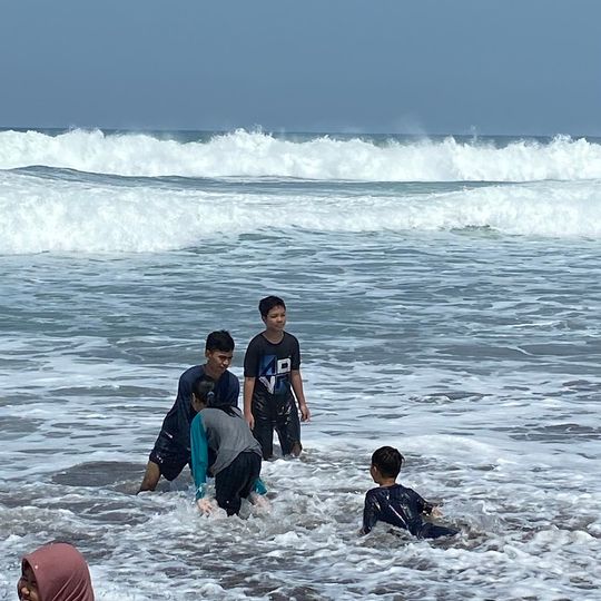 Pantai Setrojenar