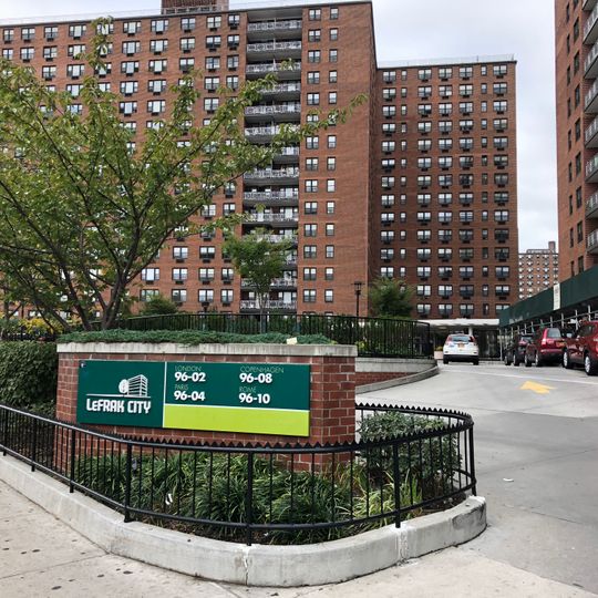 LeFrak City