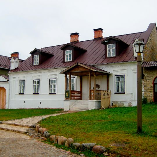 Дом одноэтажный каменный