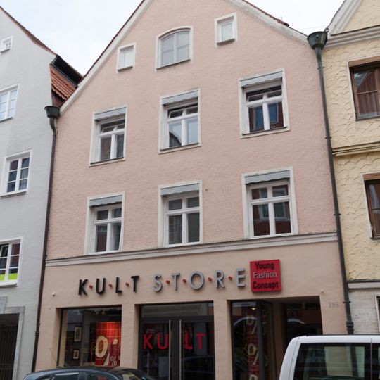 Ehemaliger Stadel, jetzt Wohn- und Geschäftshaus