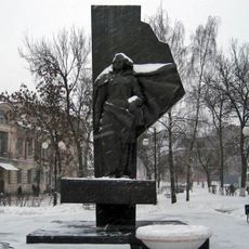 Памятник военным медицинским работникам, погибшим в годы Великой Отечественной войны 1941-1945 гг. (1975) (Калуга)