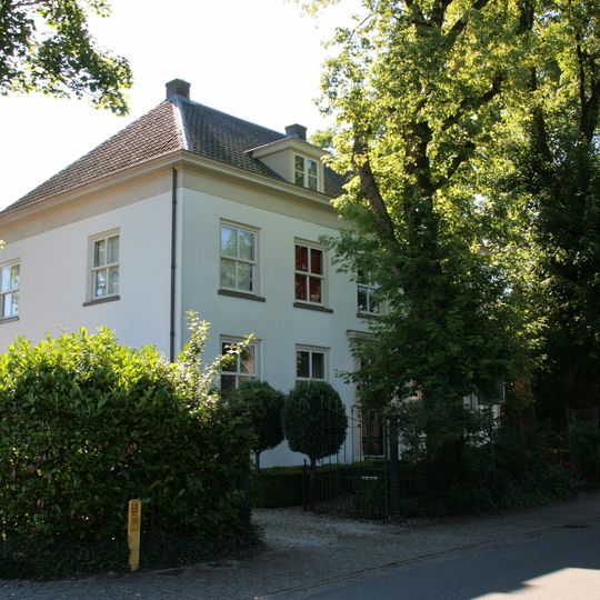 Dorpsstraat 6, Kerk-Avezaath