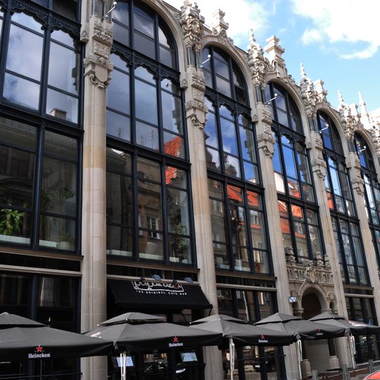 D. dom handlowy Schlessinger i Grünbaum