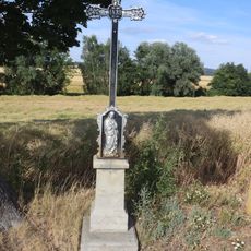 Kříž u silnice 405 u Petrovic