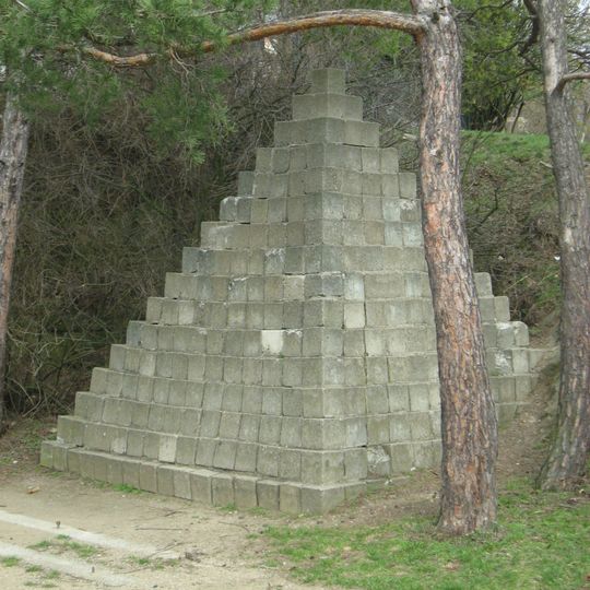 Pyramida v Kníničkách