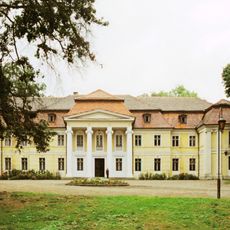 Palace in Dłoń