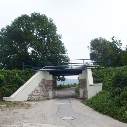 Železniční most v Dobroticích přes cestu do Žop a Žopský potok