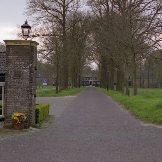 Huis te Echten, inrijpoort en hekwerk