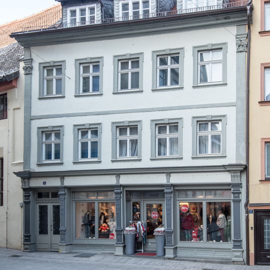 Wohn- und Geschäftshaus