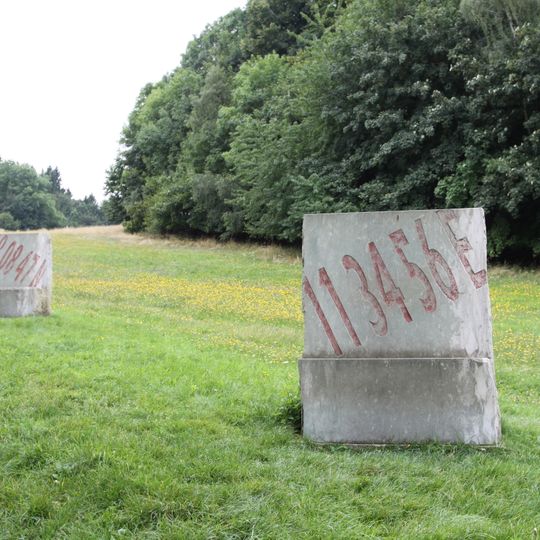 Kamenná plastika Zvláštnosti u cesty z Bílky na Milešovku