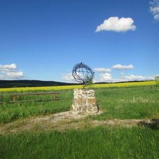 Sluneční hodiny jižně od Bušovic