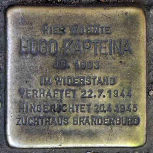 Stolperstein en memoria de Hugo Kapteina