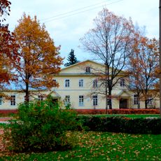 Жилой дом (дом, в котором жили и работали: в 1856-1857 гг. — революционер-публицист Н.В. Шелгунов и в 1885-1918 гг. — лесовод Д.М. Кравчинский) (Лисино-Корпус)