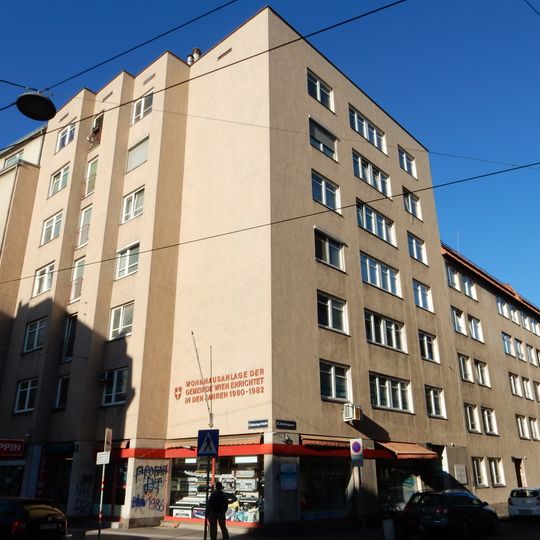 Gemeindebau Ortliebgasse 1-3