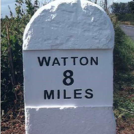 Milestone, 100m W of jct with Seamere Road