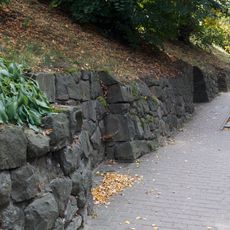 Mur oporowy skarpy staromiejskiej