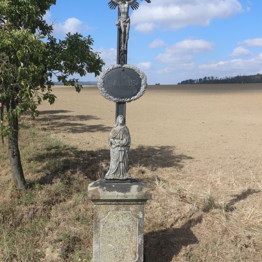 Kříž u silnice severně od Horního Újezdu