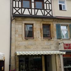 Wohn- und Geschäftshaus