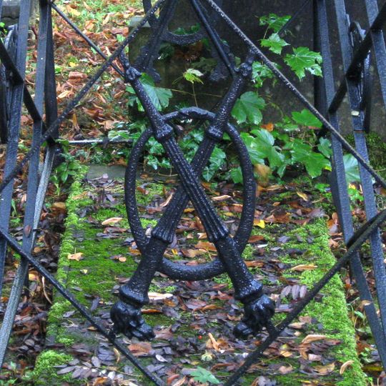 Algemene Begraafplaats: IJzeren grafhek