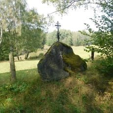 Kříž rodiny Konhäuser u cesty z Vysoké do Háje