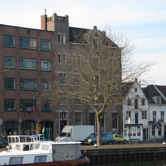 Pakhuis met rederijkantoor "De Jagerij"