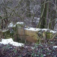 Kaplička jihozápadně od Bdeněvsi