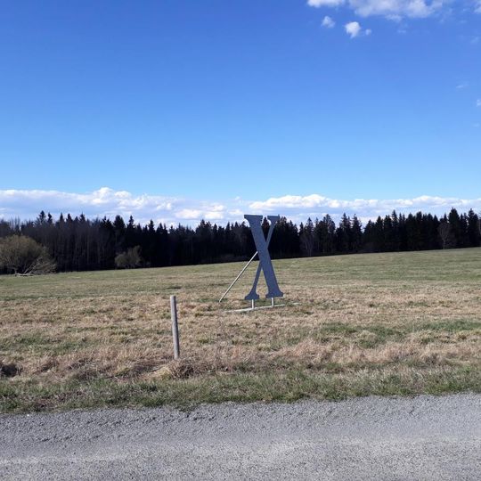 Desátá hodina na slunečních hodinách u Krašova