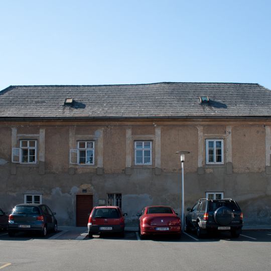 Kirchenplatz 2 Alte Pfarrschule