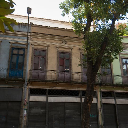 Building at Rua da Carioca, 15