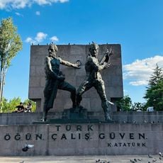 Güvenlik Monument