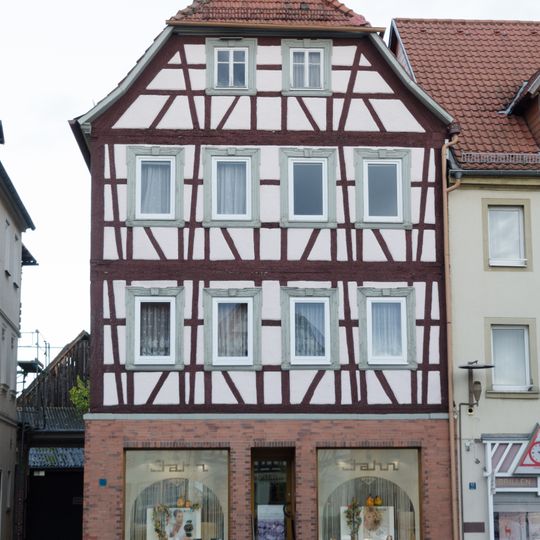 Wohn- und Geschäftshaus