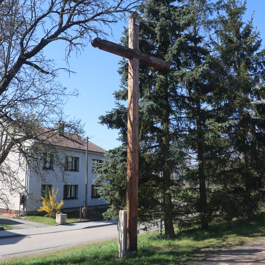 Kříž v Račerovicích