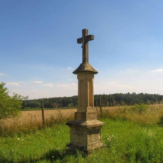 Kříž u Vilémova vedle silnice