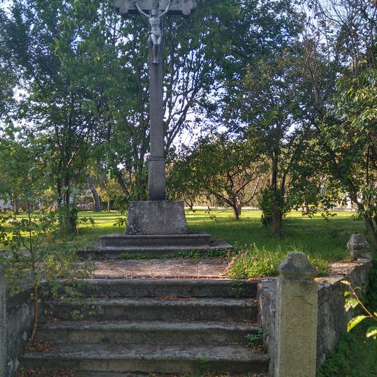 Kříž v zahradě
