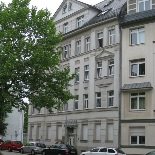 Mietshaus in halboffener Bebauung Reichenhainer Straße 66