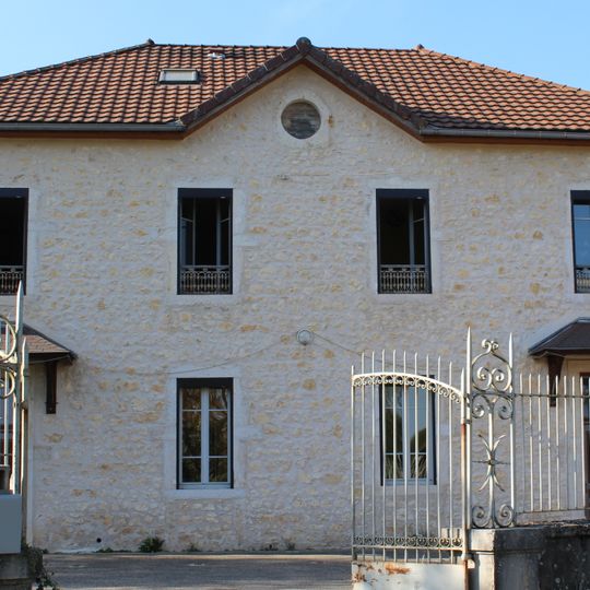 Former town hall of Passin