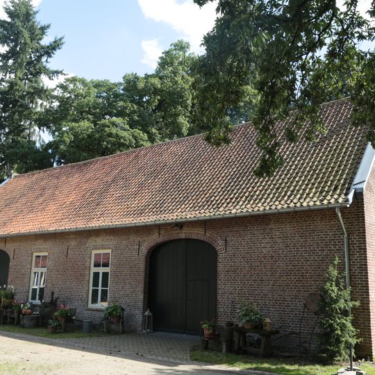 Aerwinkel Castle: tithe barn