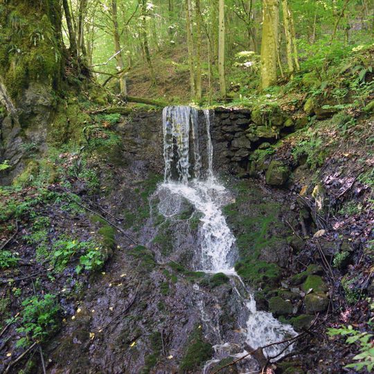 Polonsko-Kuziiskyi Waterfall