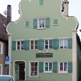 Wohn- und Geschäftshaus