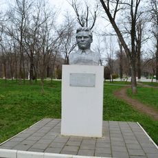 Памятник Кирову (Элиста)